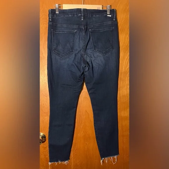 MOTHER High Waisted Looker Ankle Fray Jeans - Picture 4 of 11